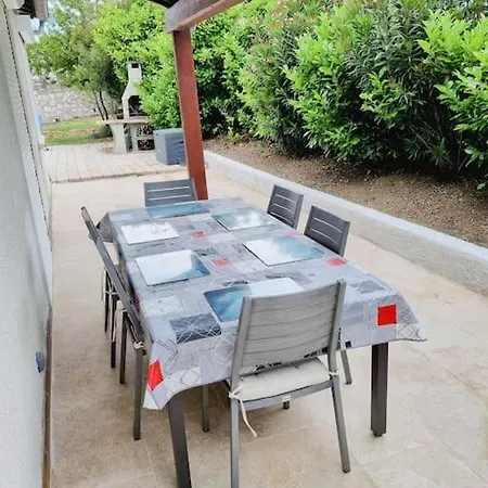 Vacances Entre Mer Et Montagne Ales Exterior photo