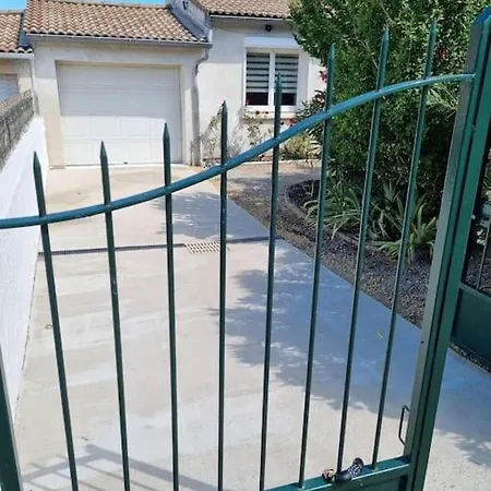 Vacances Entre Mer Et Montagne Ales Exterior photo